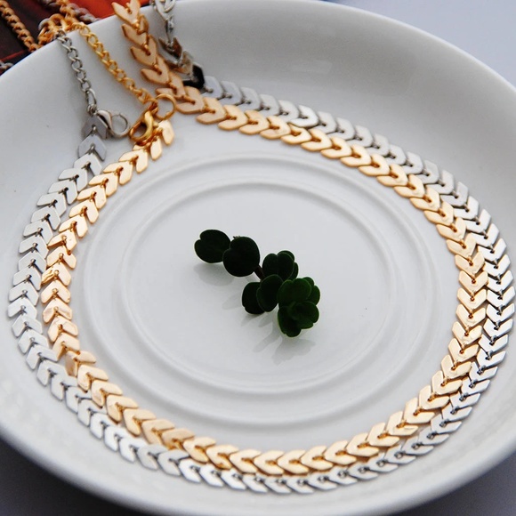 Simple 2 Chain one Clasp Gold or Silver Fishbone Choker Necklace - Picture 4 of 7